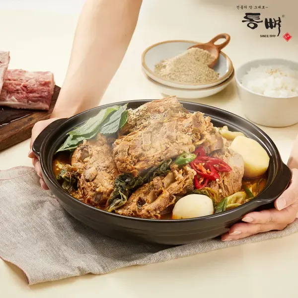 [11번가] [통뼈공식몰] 25년 전통의 맛 그대로- 통뼈감자탕 1kg 4팩