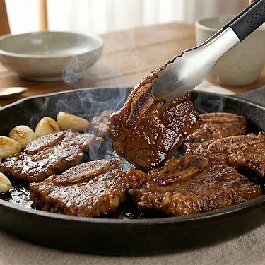 청귤과 파인애플 생과육으로 숙성한 한입 LA갈비 500g+500g / 총 1kg | 톡딜