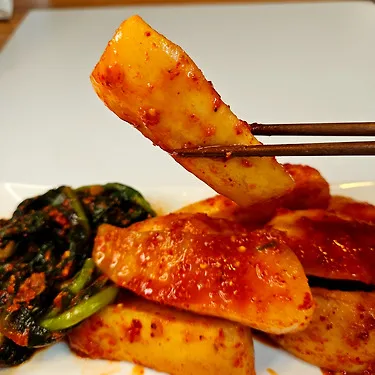 [당일생산 당일배송] 사각사각 알타리김치 총각김치 30년 전통 100% 국산 양념 1kg 2kg 3kg 5kg | 톡딜