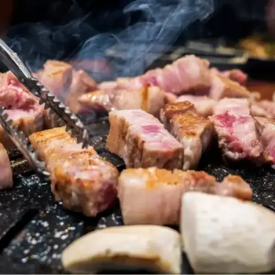 짚불삼겹살 볏짚 초벌 통삼겹살 캠핑고기 냉삼 1kg, 2kg